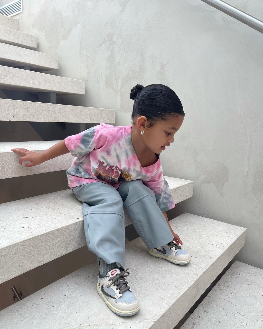 Travis Scott 送凱莉珍娜 835 萬鑽戒！ 3 歲愛女 Stormi 也有百萬縮小版同款