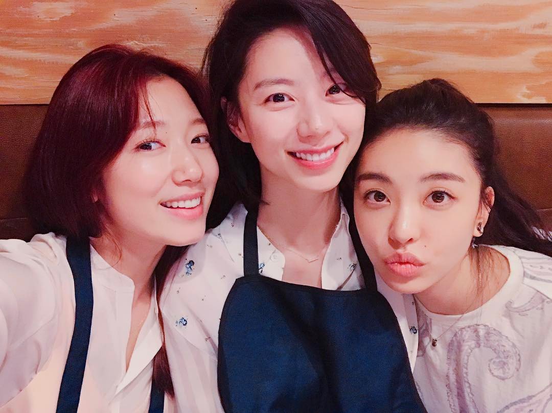 雙囍臨門！用 7 點帶你認識最美未婚妻、業界最想合作演員「朴信惠」，出道、認愛全過程一次看！