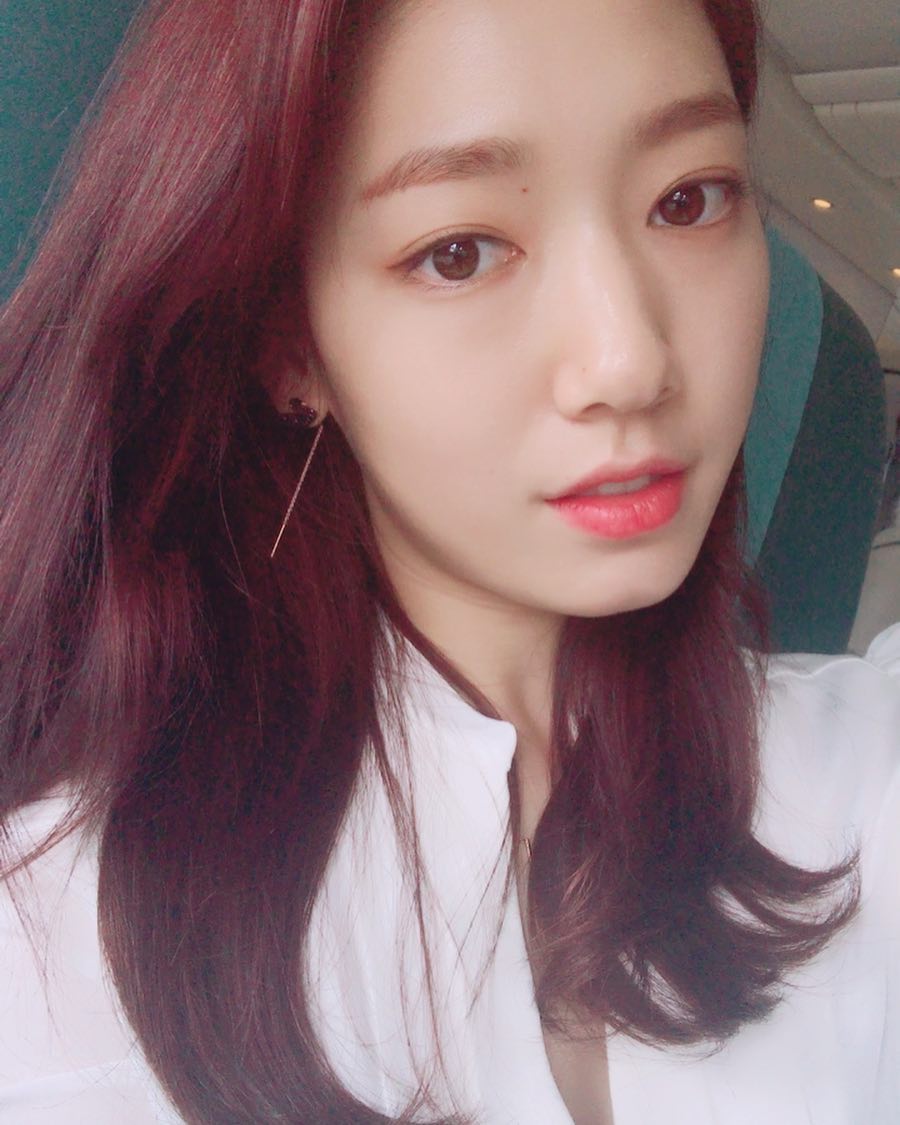 雙囍臨門！用 7 點帶你認識最美未婚妻、業界最想合作演員「朴信惠」，出道、認愛全過程一次看！