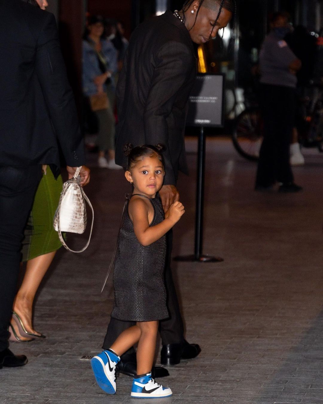 Travis Scott 送凱莉珍娜 835 萬鑽戒！ 3 歲愛女 Stormi 也有百萬縮小版同款