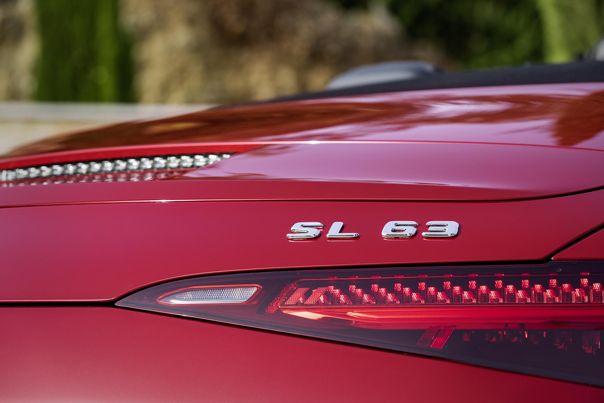 絕美身段能錯過嗎？Mercedes-AMG 新一代 SL 敞篷跑車登場！