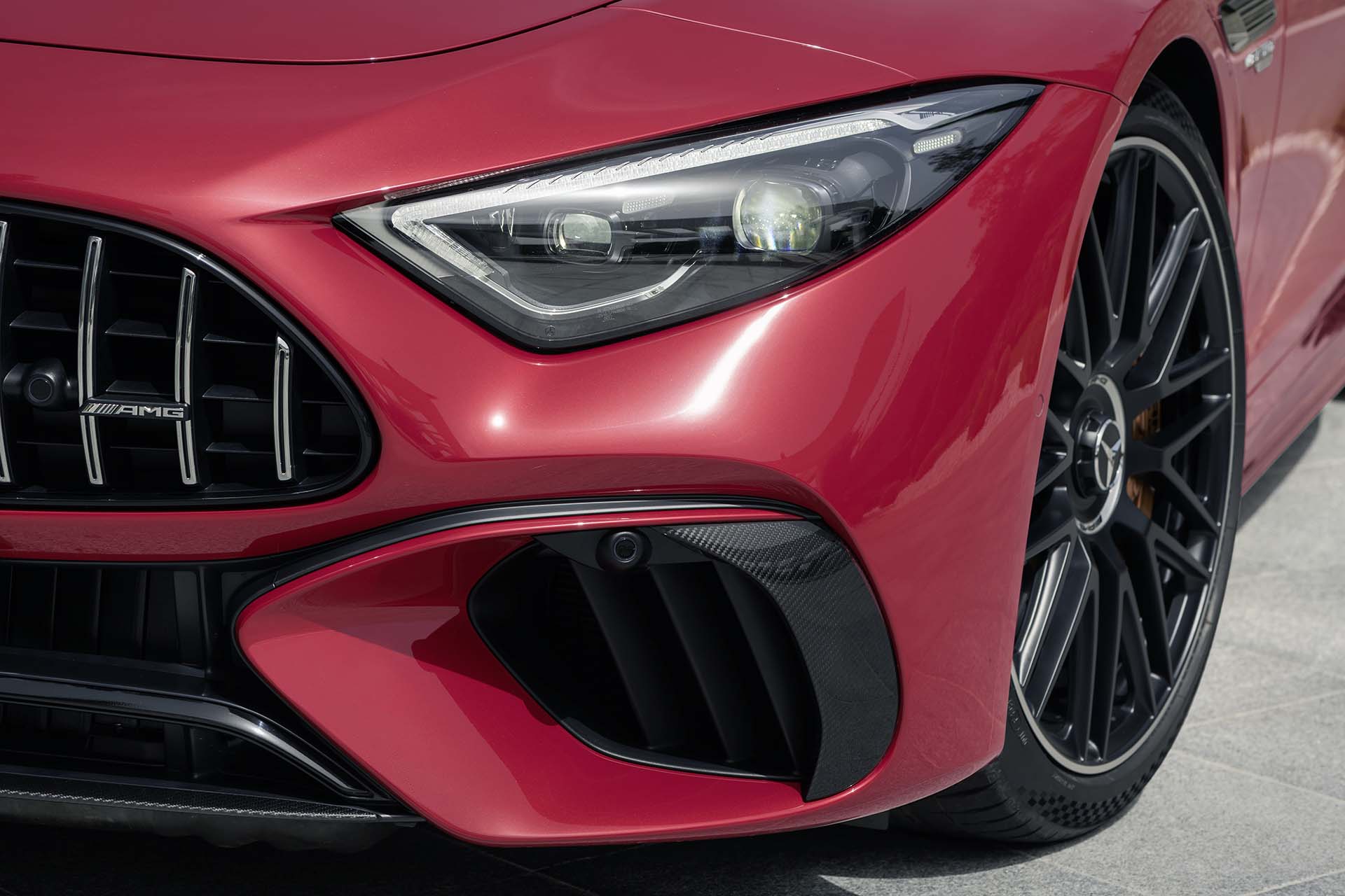 絕美身段能錯過嗎？Mercedes-AMG 新一代 SL 敞篷跑車登場！