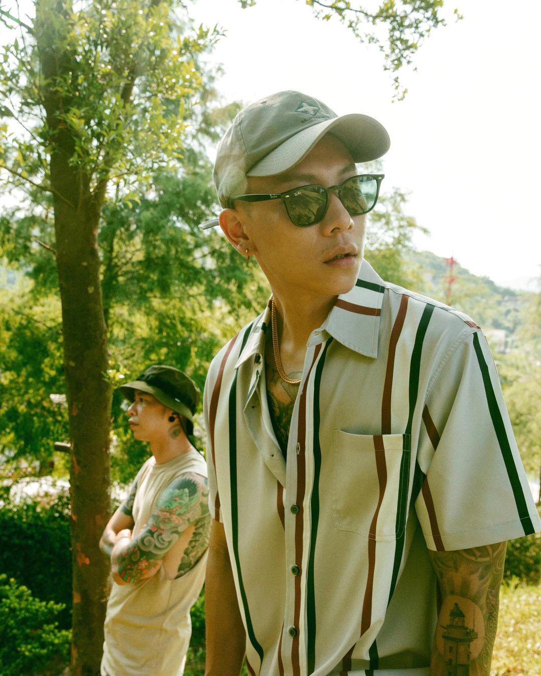 COOL穿搭講堂｜要 Chill 也要帥！推薦 6 只適合 「露營」配戴的太陽眼鏡，男神 E.SO 、六叔也愛戴！