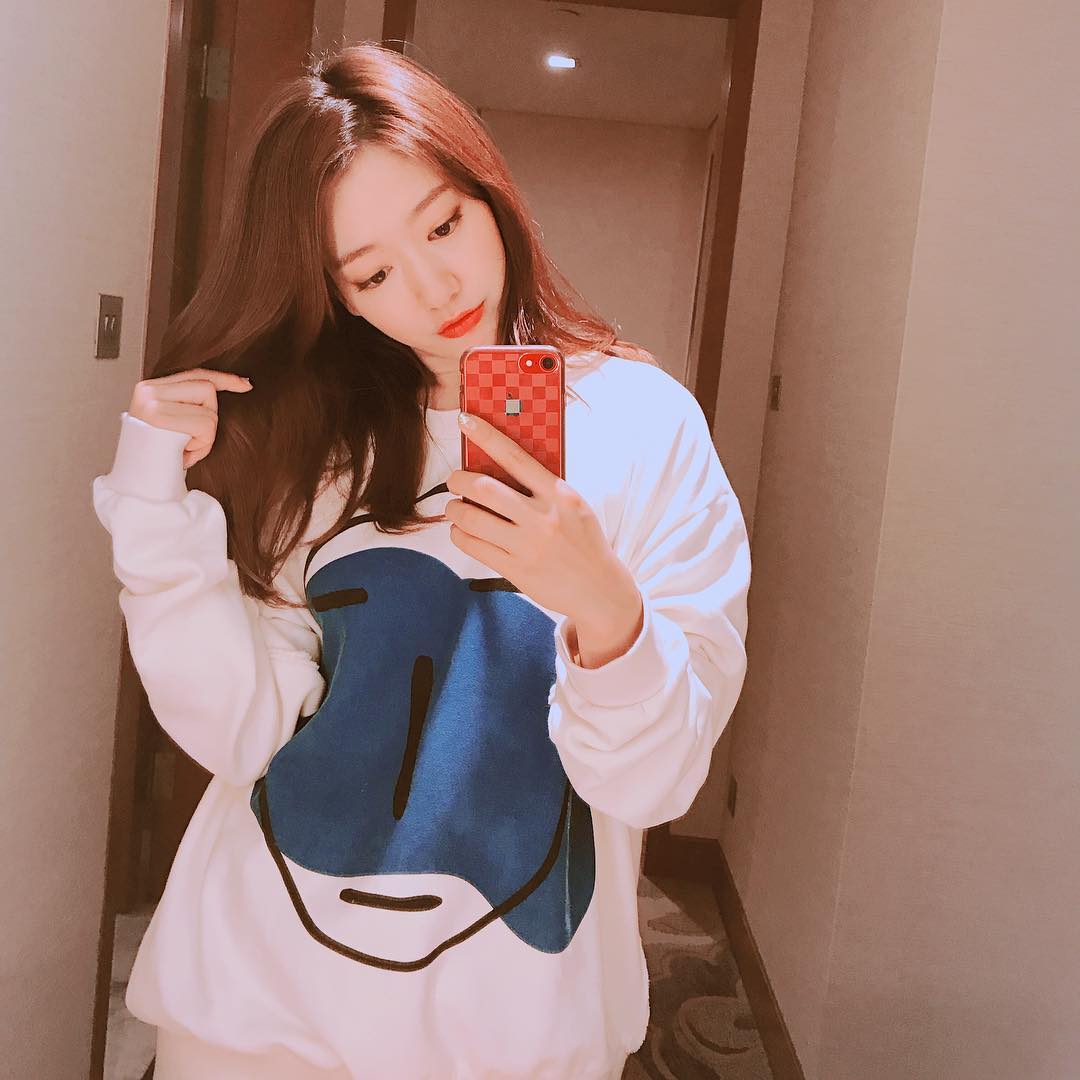 雙囍臨門！用 7 點帶你認識最美未婚妻、業界最想合作演員「朴信惠」，出道、認愛全過程一次看！