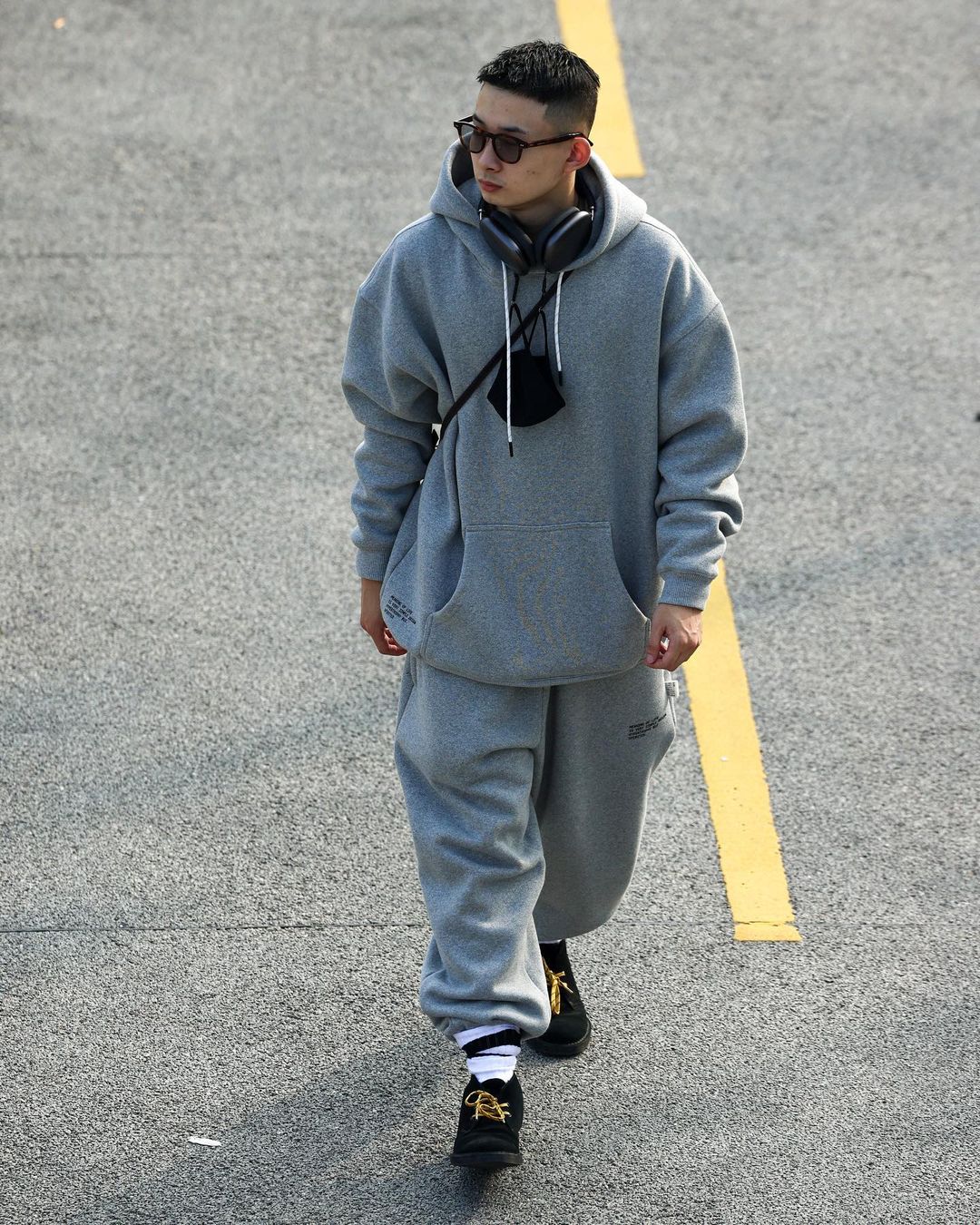 日常穿搭就是你的生活日記！新銳服裝品牌 PIN SKTBS 21AW 系列展現流行兼具舒適的風格態度！