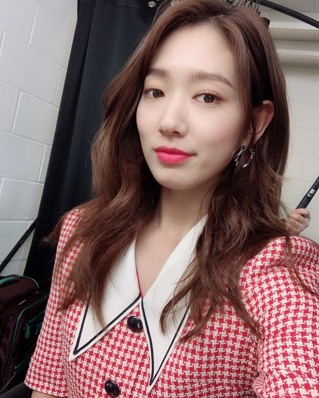 雙囍臨門！用 7 點帶你認識最美未婚妻、業界最想合作演員「朴信惠」，出道、認愛全過程一次看！