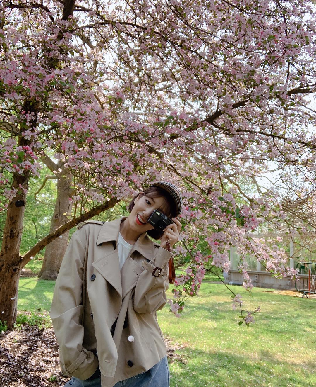 雙囍臨門！用 7 點帶你認識最美未婚妻、業界最想合作演員「朴信惠」，出道、認愛全過程一次看！