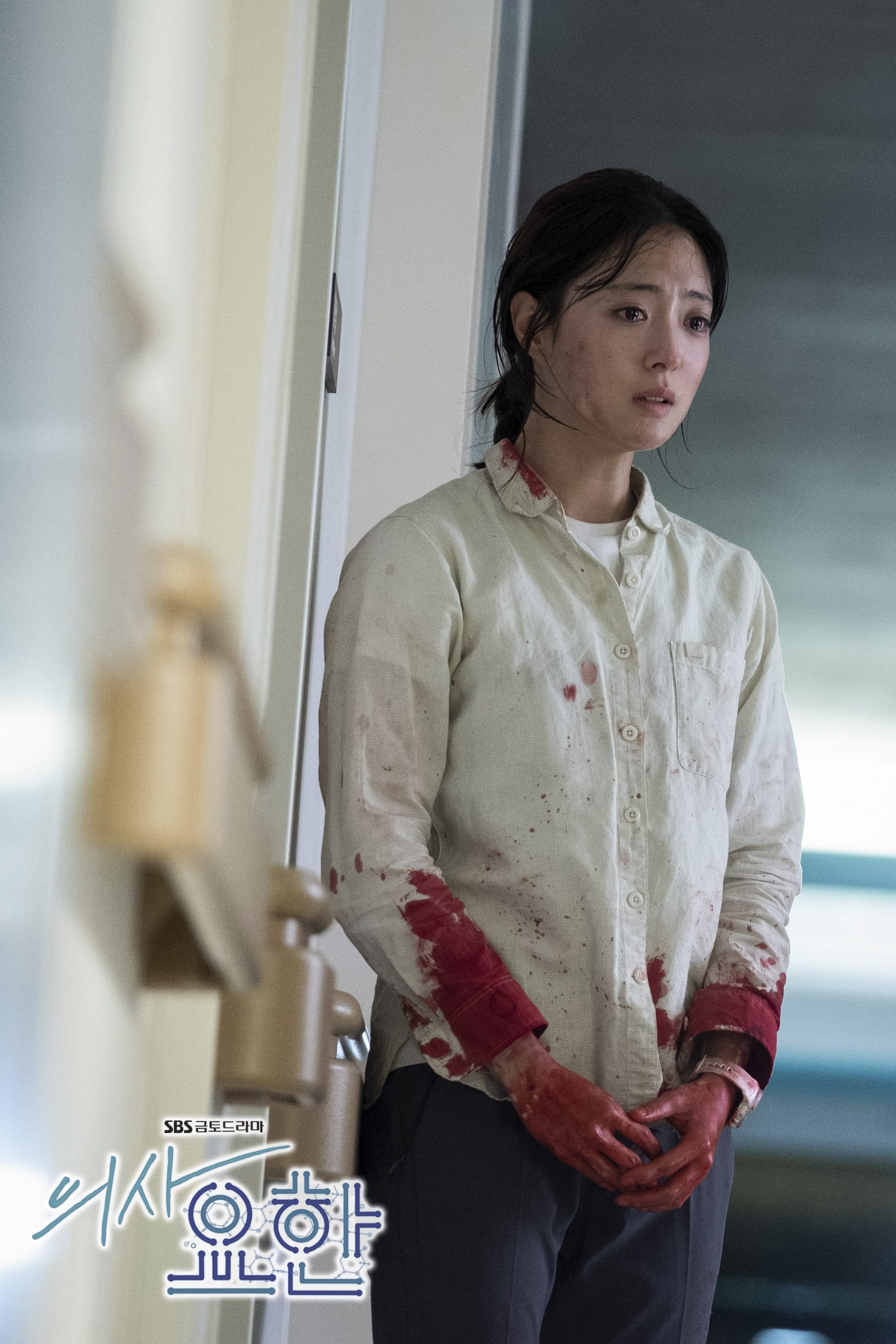 出道超過 20 年！用 7 點帶你認識《衣袖紅鑲邊》從小美到大的標誌美女「李世榮」！