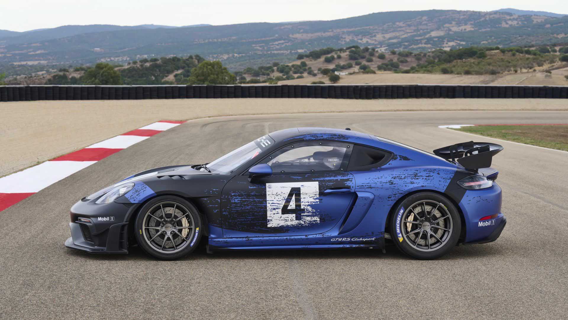 Porsche 718 Cayman GT4 RS Clubsport-1