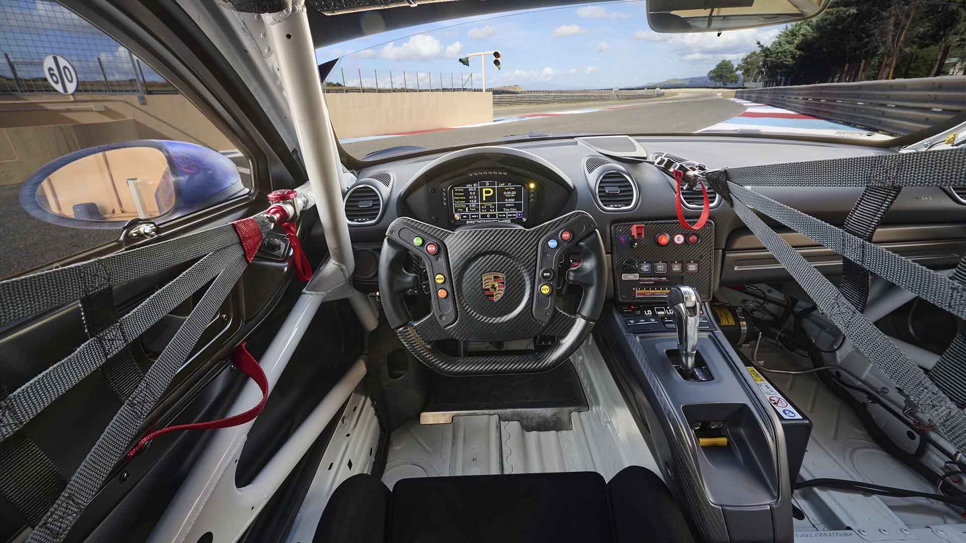 Porsche 718 Cayman GT4 RS Clubsport-2