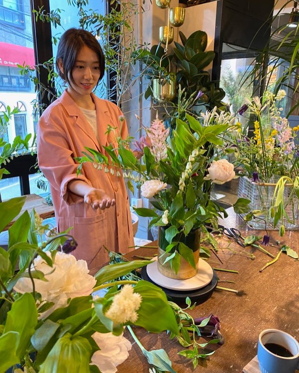 雙囍臨門！用 7 點帶你認識最美未婚妻、業界最想合作演員「朴信惠」，出道、認愛全過程一次看！