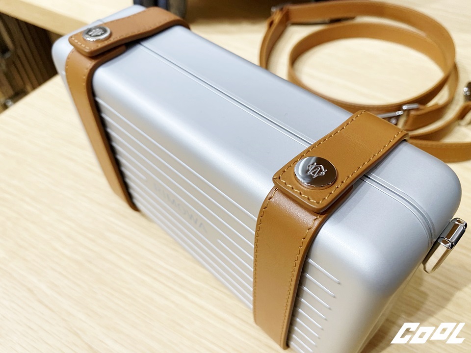 RIMOWA 全新專門店進駐 SOGO 忠孝館！透明螢光系行李箱、硬殼小包、iPhone 手機殼全都有！