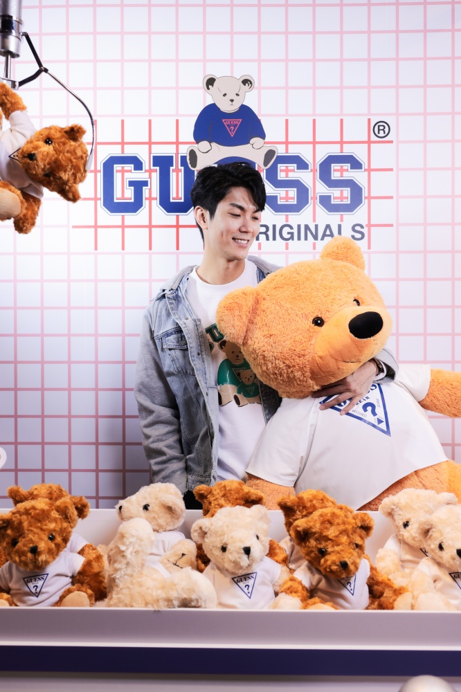 各方潮人共同演繹！ GUESS Originals 2021 秋冬發佈，療癒 Bear 系列和眾多聯名同步登場！