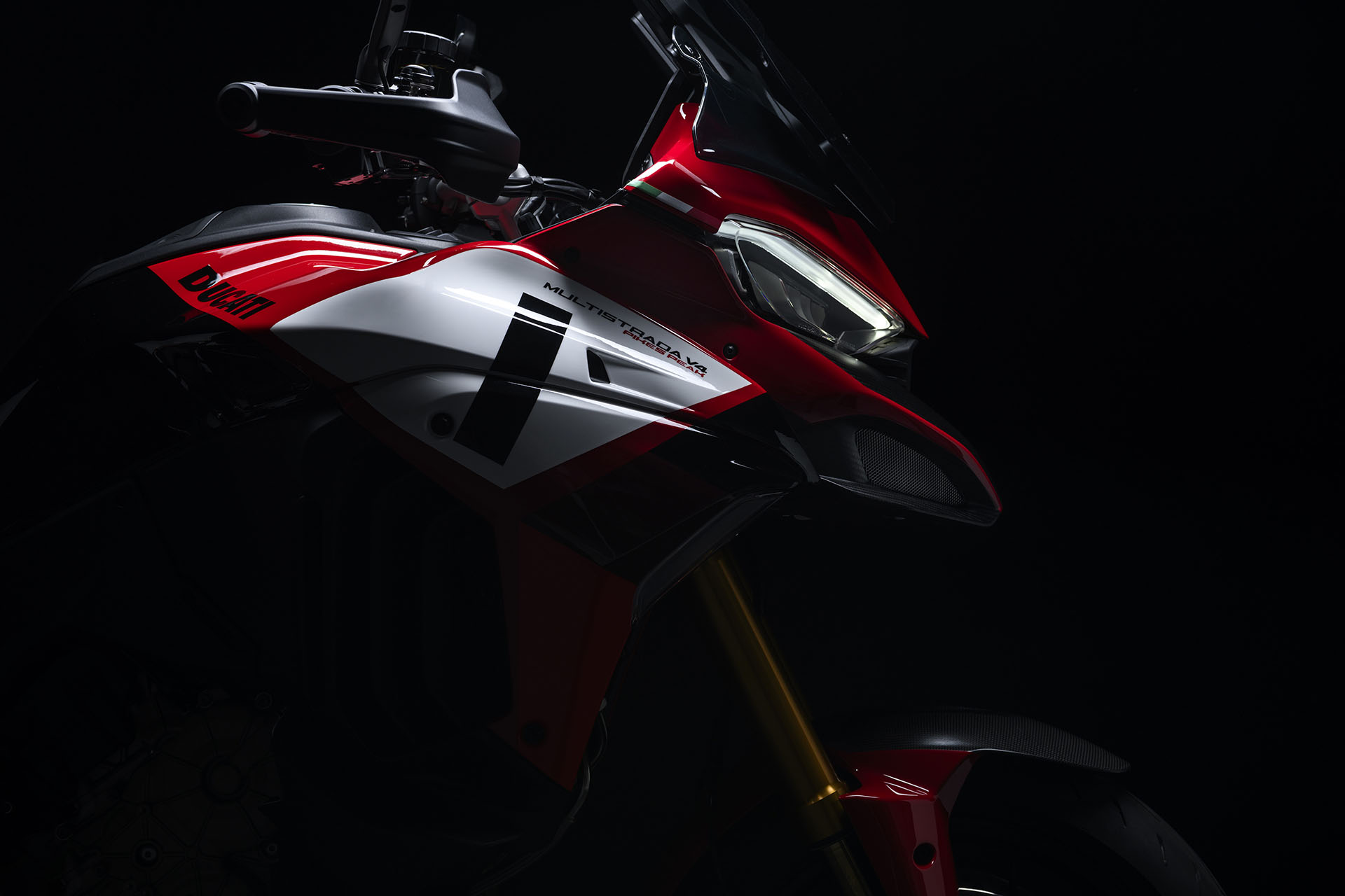 要就一次攻頂？Ducati 推 Multistrada V4 Pikes Peak 新車型，好料盡出宛若精品！
