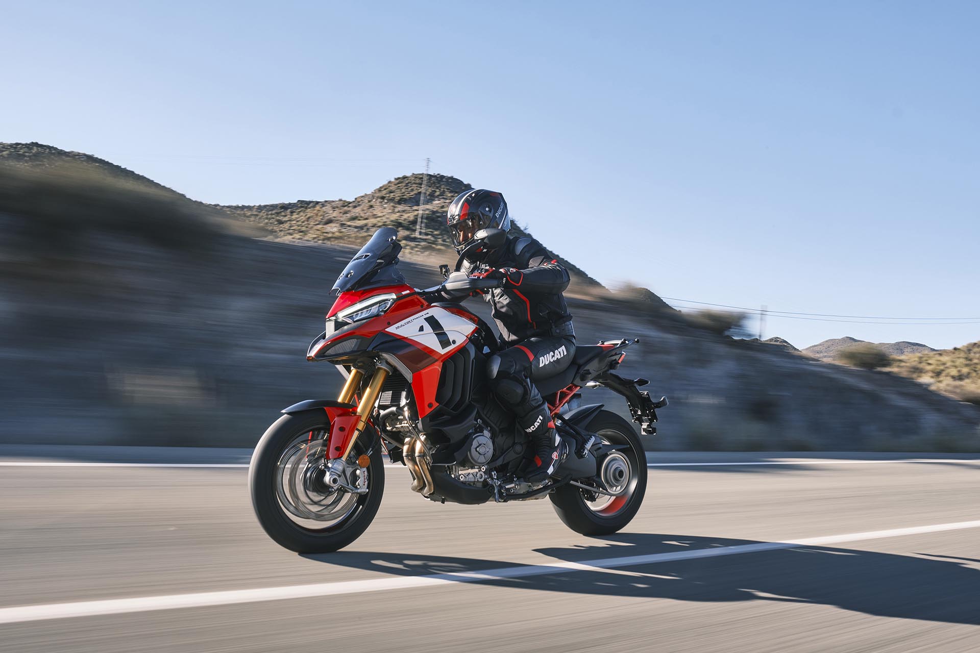 要就一次攻頂？Ducati 推 Multistrada V4 Pikes Peak 新車型，好料盡出宛若精品！