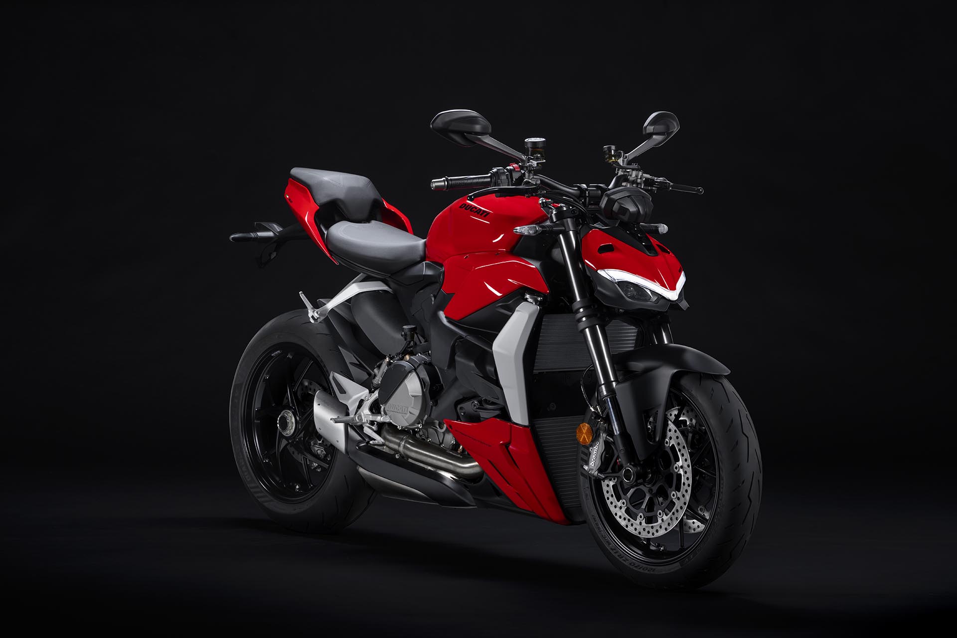 向下扎根？Ducati 推 Streetfighter V2 入門級幹架王！ - COOL-STYLE 潮流生活網