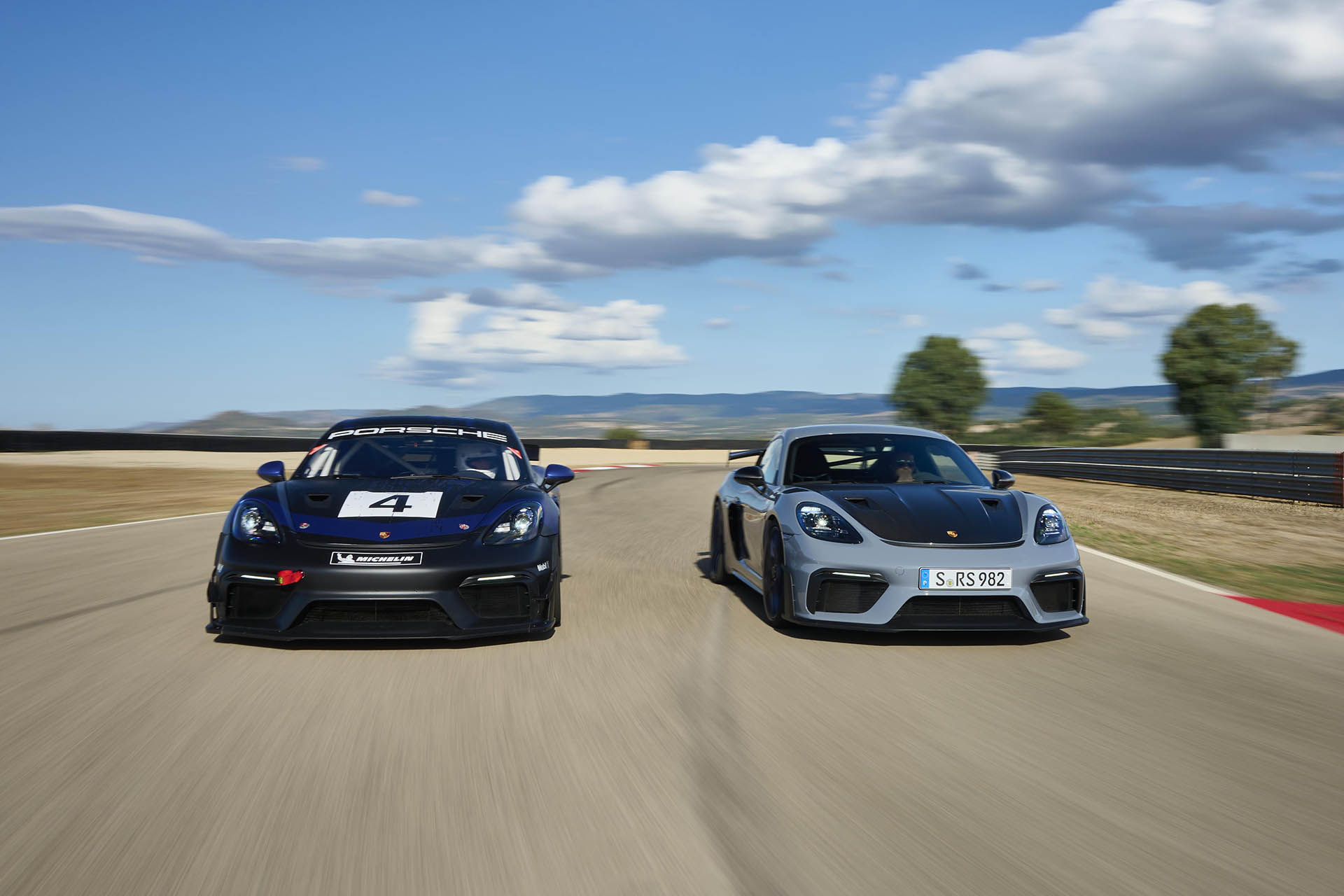 Porsche 718 Cayman GT4 RS Clubsport-3