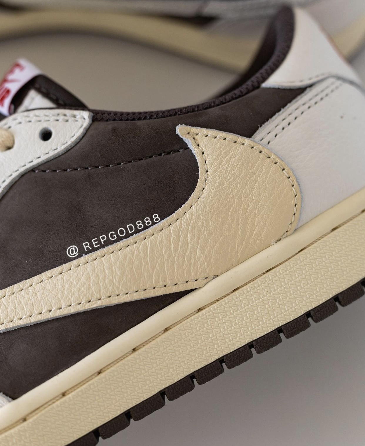 大地色倒勾還不香嗎？Travis Scott x Air Jordan 1 Low “Reverse Mocha” 販售消息正式公布