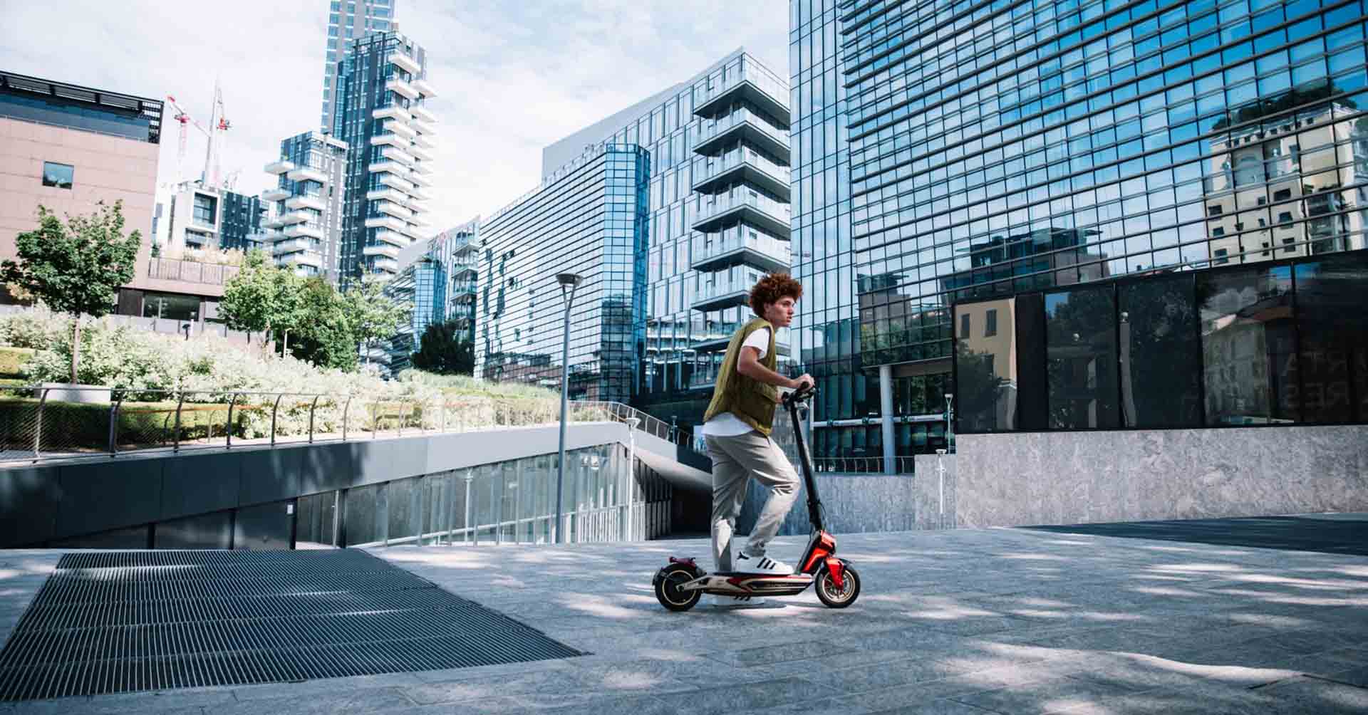 淺嚐義大利精品級重機？不可錯過 MV Agusta Rapido Serie Oro 電動滑板車！