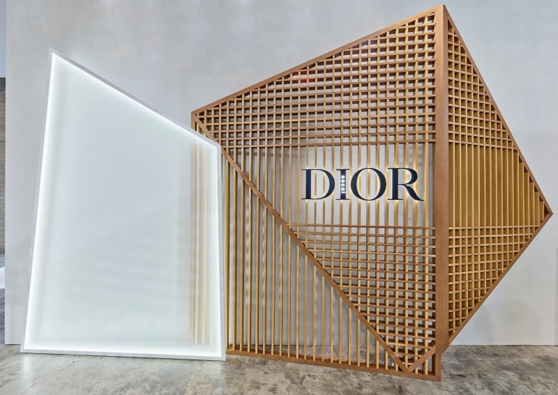 中部潮友走起！夢幻聯乘 Dior x sacai 期間限定店正式登陸台中，最齊款式就在這了！