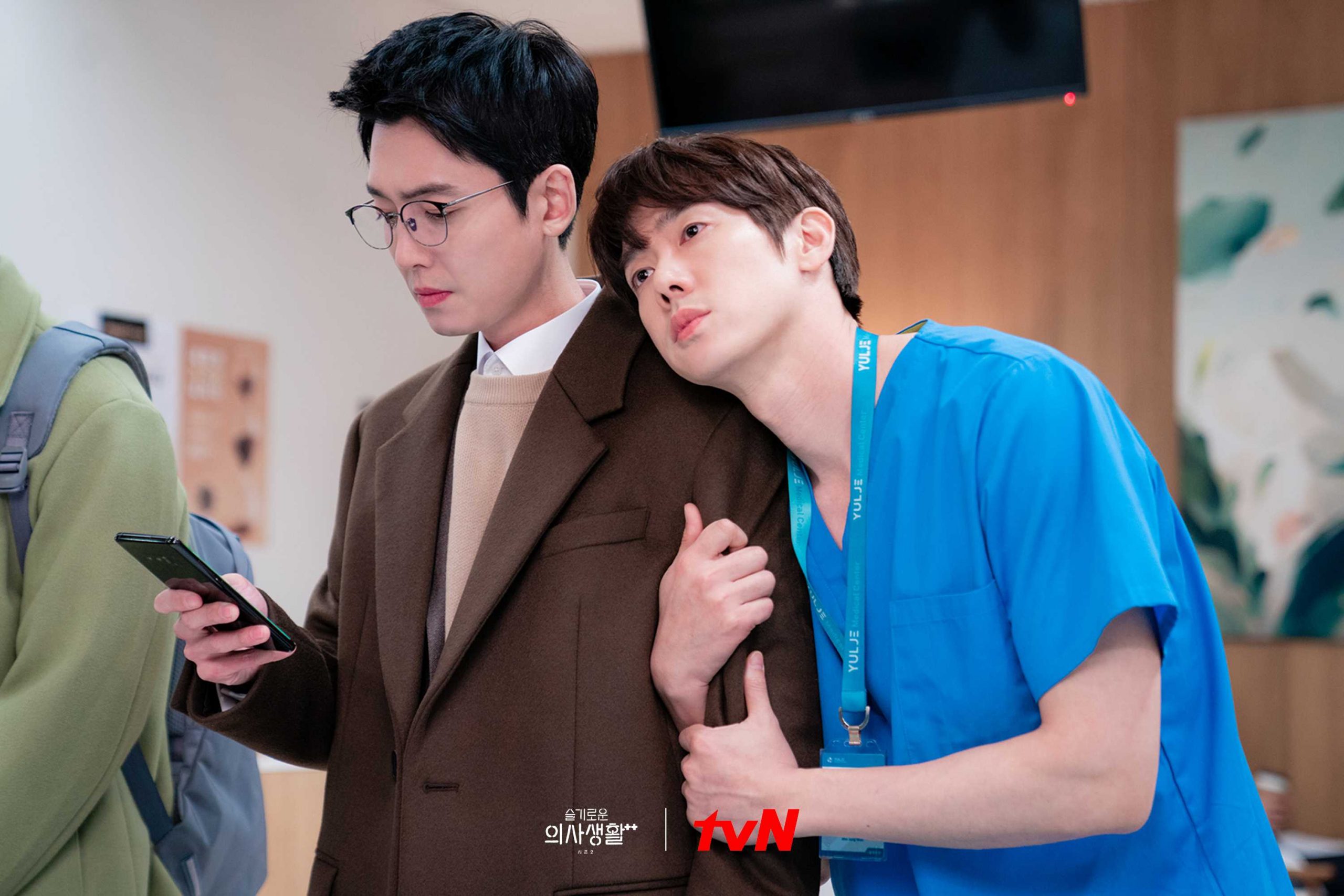 黑膠風潮回歸！PHILIPS 推出百年紀念 TAV3000 黑膠唱片機，顏值高還好上手