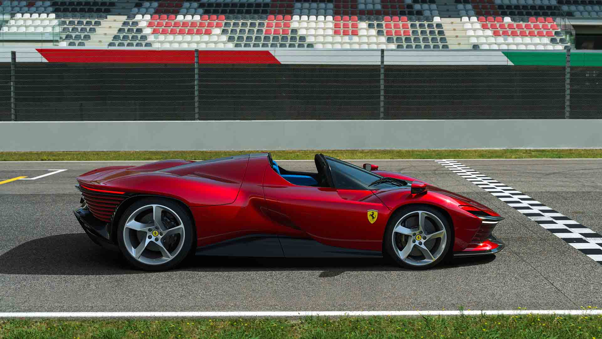 致敬賽場名駒，Ferrari 發表 Icona 系列新作：Daytona SP3！
