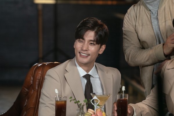 票選「2021 最佳韓國電視劇」TOP8！宋仲基《黑道律師文森佐》、金宣虎《海岸村恰恰恰》都進榜！