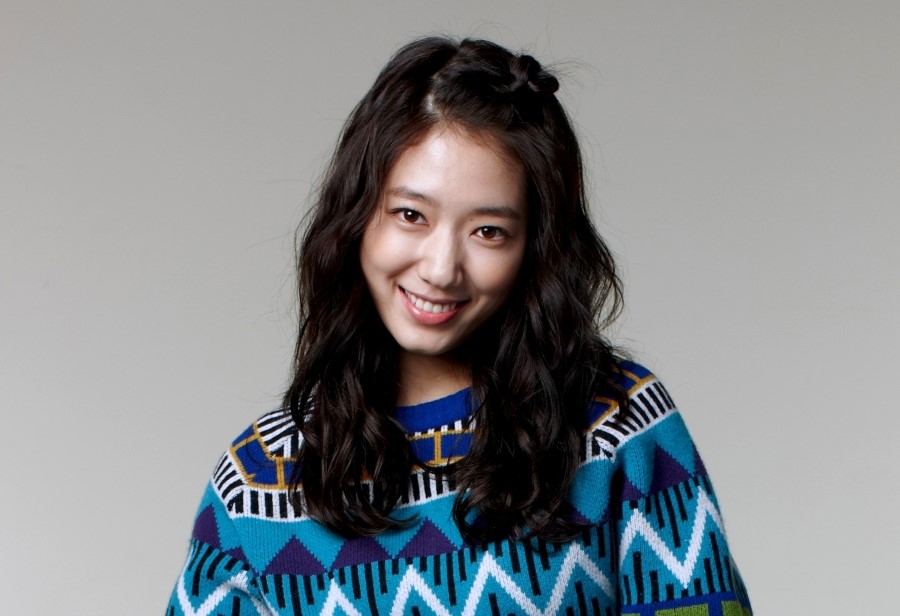 雙囍臨門！用 7 點帶你認識最美未婚妻、業界最想合作演員「朴信惠」，出道、認愛全過程一次看！