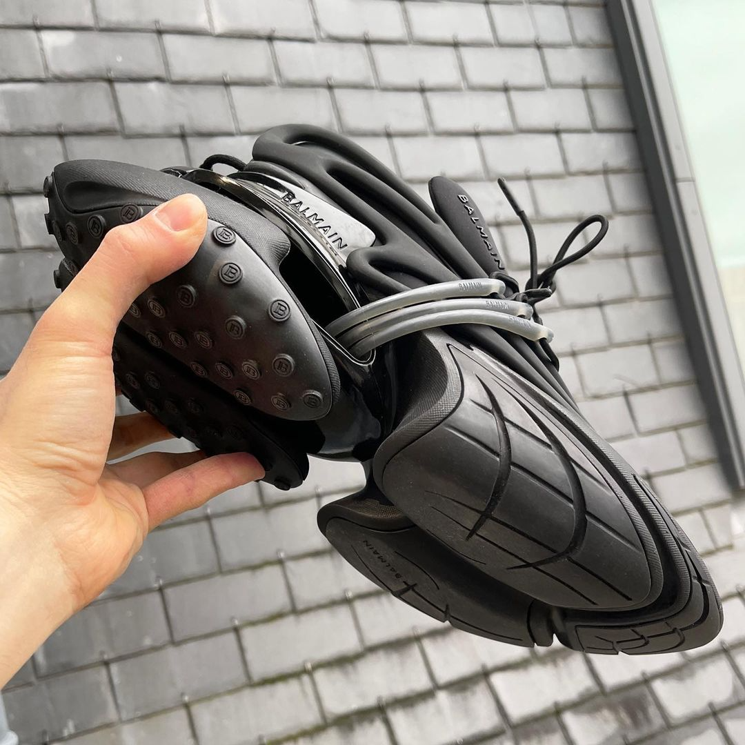強烈視覺衝擊！Balmain 2022 春夏鞋款準備登場
