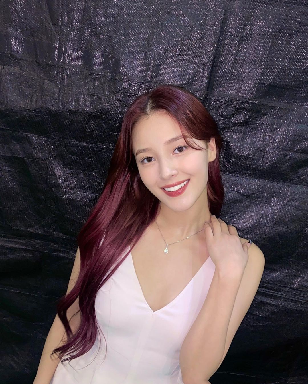 2021 全球百大帥哥美女排行出爐！BLACKPINK LISA 勇奪冠軍，TWICE 子瑜連續七年榜上有名！