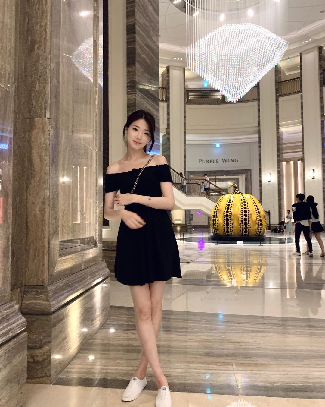 《單身即地獄》持續爆火！性感、甜美一把抓，帶你認識 4 位美女成員，尤其撞臉「厭世 Jennie」的她爆紅！