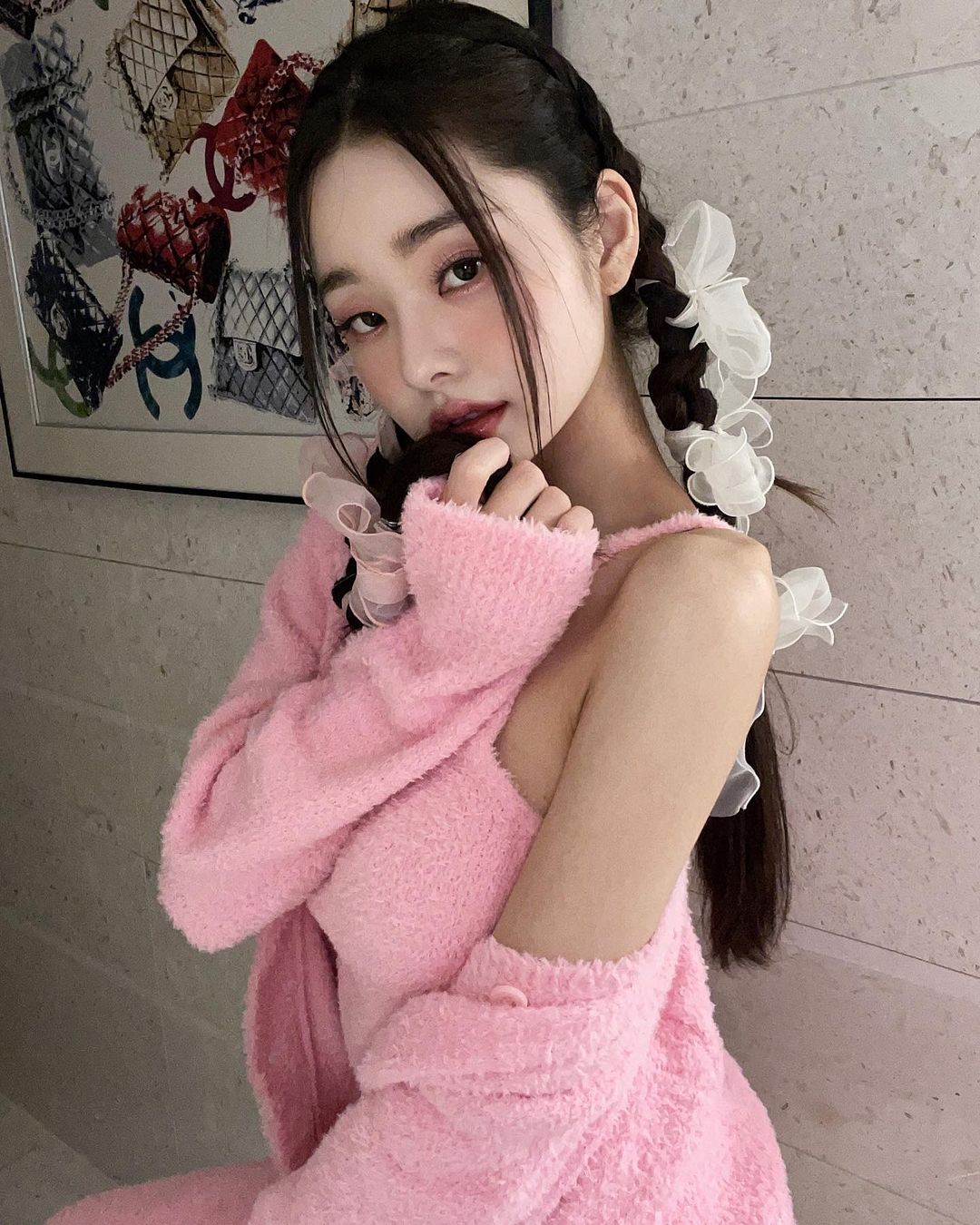 《單身即地獄》持續爆火！性感、甜美一把抓，帶你認識 4 位美女成員，尤其撞臉「厭世 Jennie」的她爆紅！