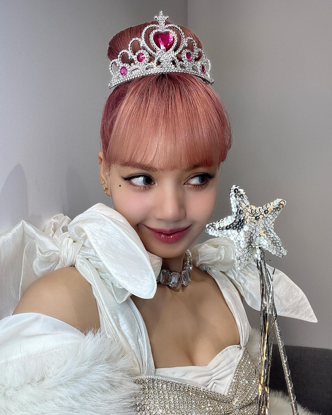 2021 全球百大帥哥美女排行出爐！BLACKPINK LISA 勇奪冠軍，TWICE 子瑜連續七年榜上有名！