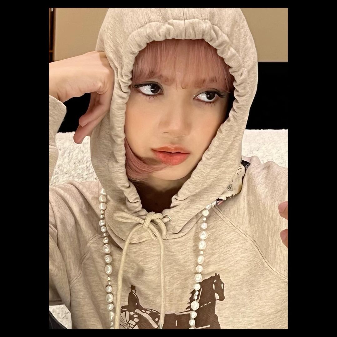 2021 全球百大帥哥美女排行出爐！BLACKPINK LISA 勇奪冠軍，TWICE 子瑜連續七年榜上有名！