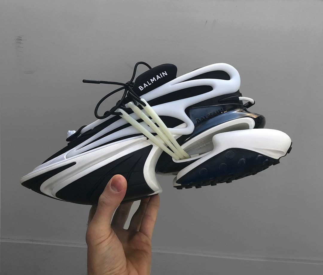 強烈視覺衝擊！Balmain 2022 春夏鞋款準備登場