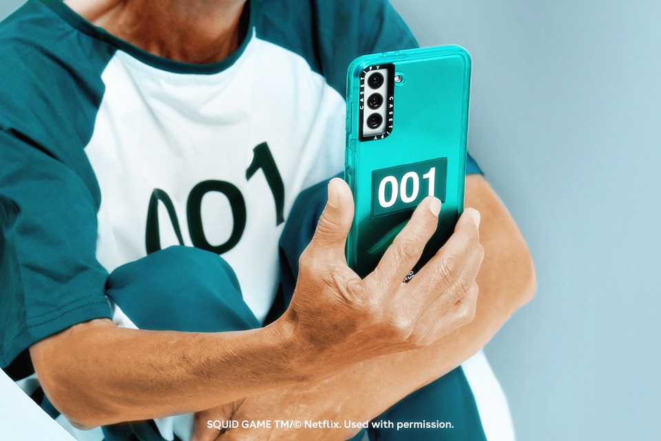 CASETiFY x 《魷魚遊戲》聯名系列手機殼限量登場！這下從 9.8  英呎玻璃橋摔落也不怕