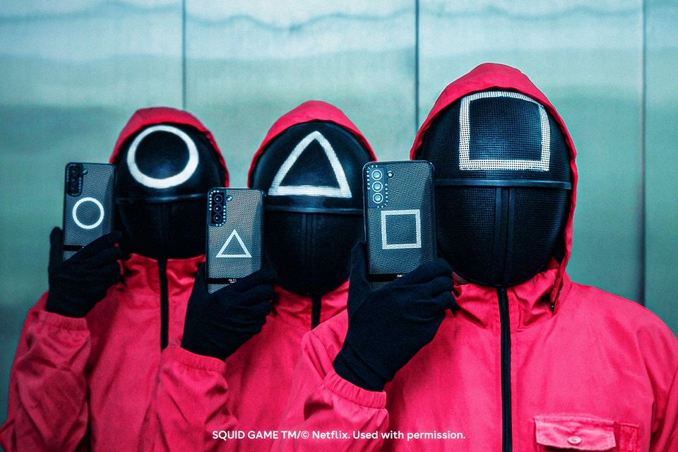 CASETiFY x 《魷魚遊戲》聯名系列手機殼限量登場！這下從 9.8  英呎玻璃橋摔落也不怕