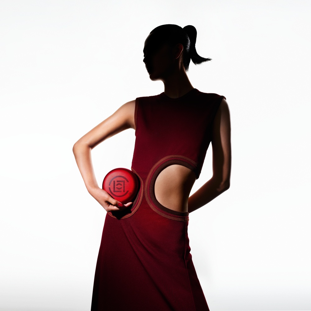 感受冠希哥的心跳！ CLOT 與 BANG & OLUFSEN 首度聯手推出限量版 BEOSOUND A1 2ND GEN SPEAKER 隨身藍牙音響