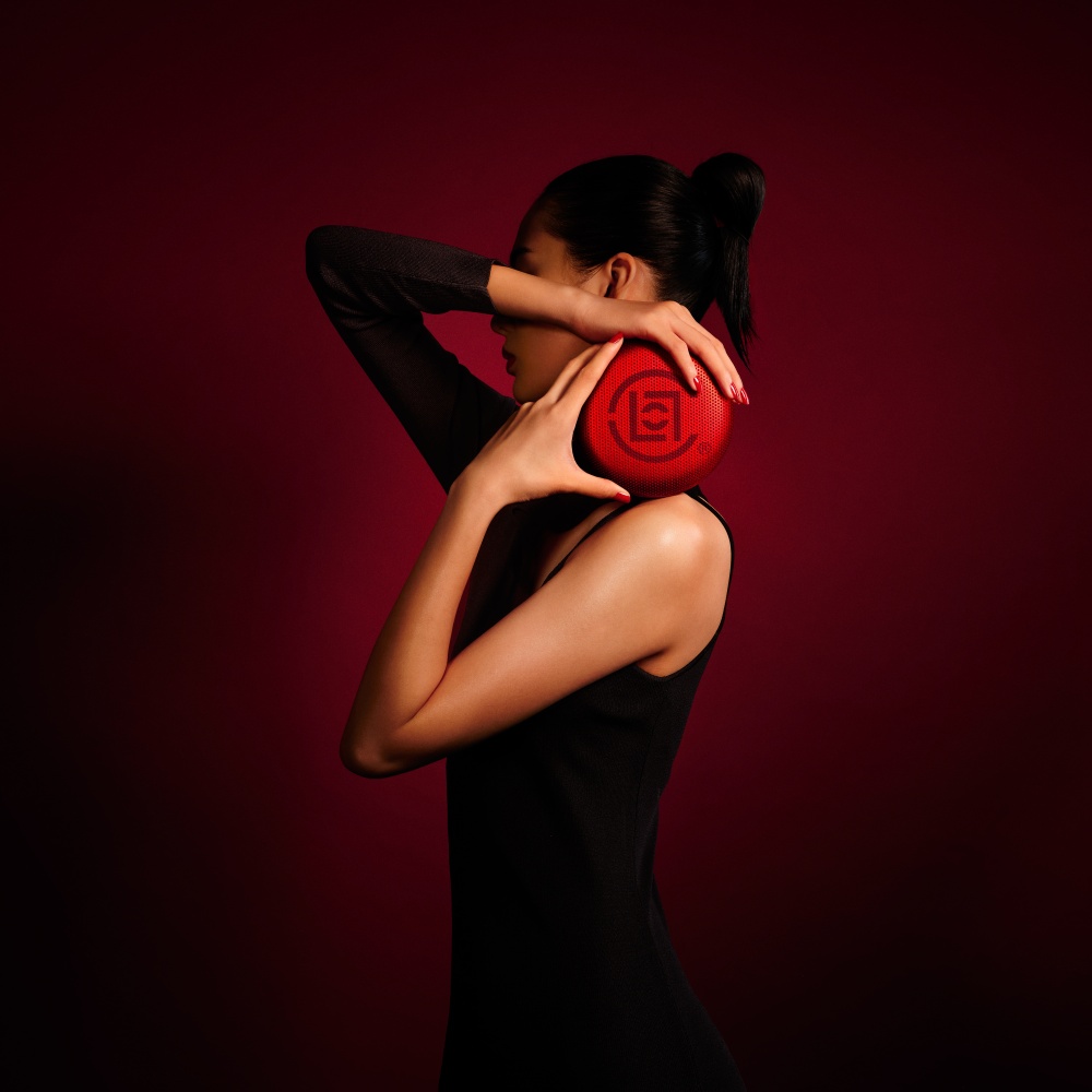 感受冠希哥的心跳！ CLOT 與 BANG & OLUFSEN 首度聯手推出限量版 BEOSOUND A1 2ND GEN SPEAKER 隨身藍牙音響