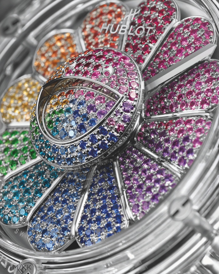 透明錶殼加彩鑽小花太 Flex ！ 村上隆 x HUBLOT 全新聯名「藍寶石彩虹腕錶」奢華登場！