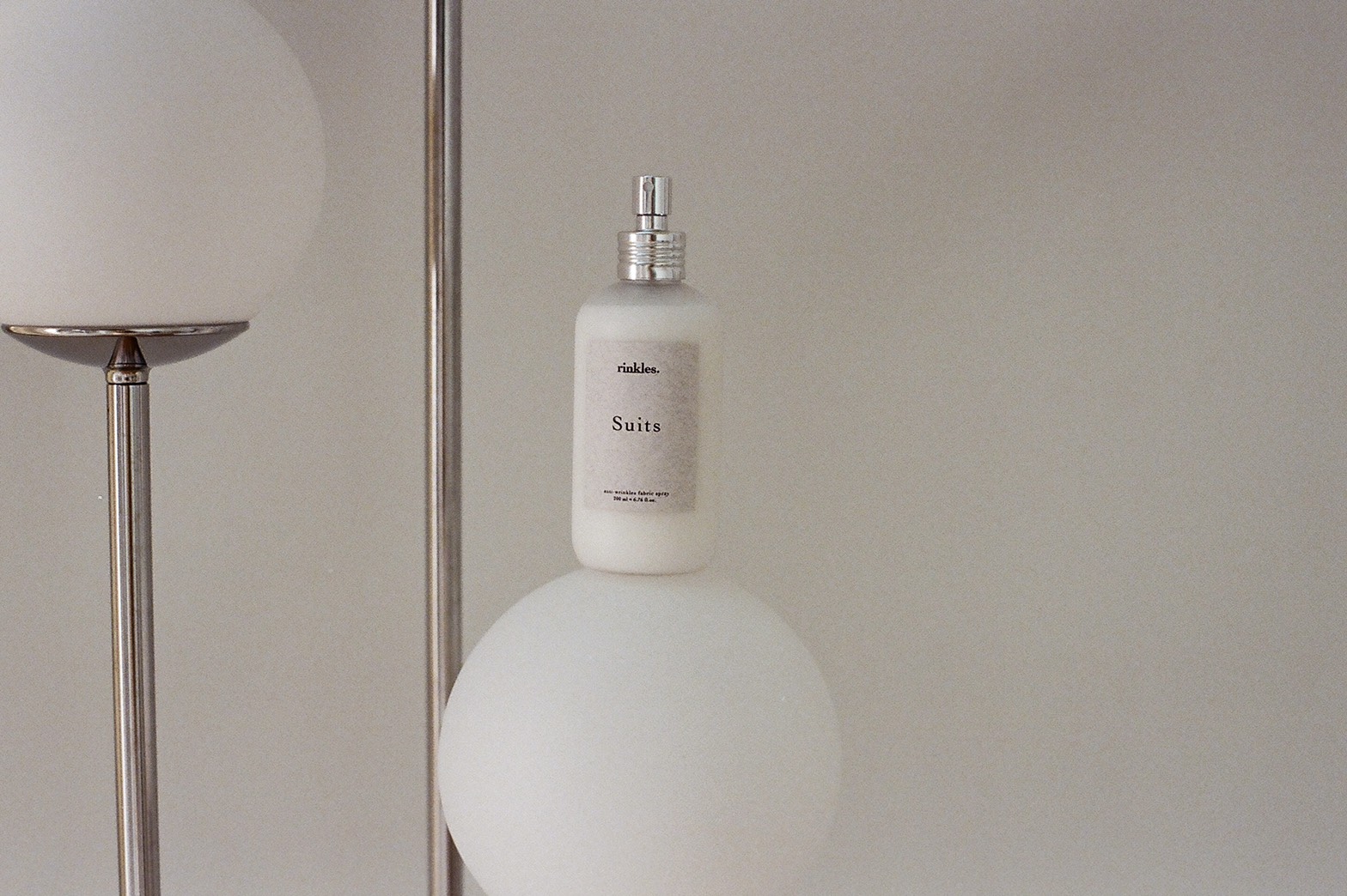 激推！聖誕跨年約會不尷尬 rinkles. 抗皺衣物香水，穿出衣物高級感