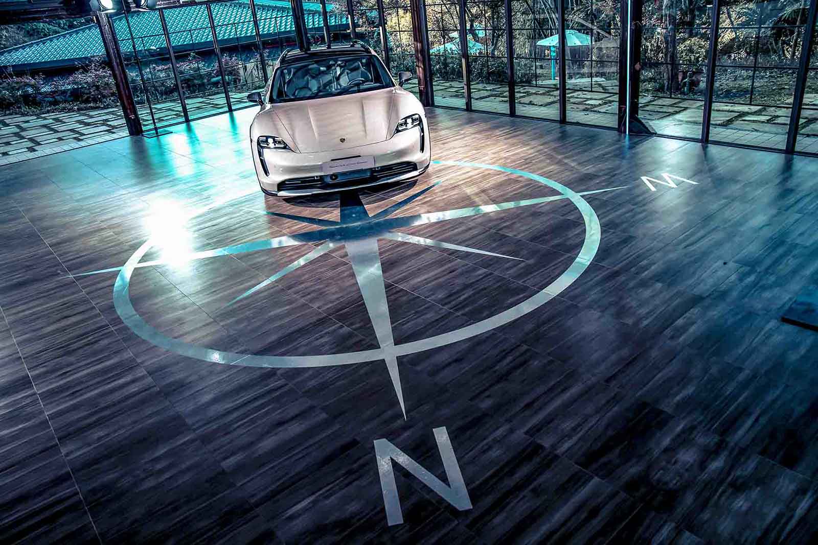 Porsche Taycan Cross Turismo-2