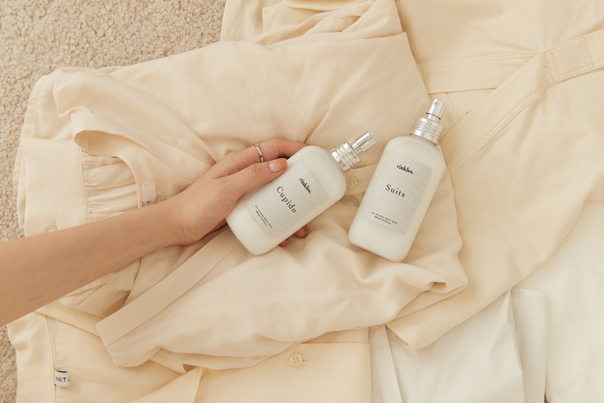 激推！聖誕跨年約會不尷尬 rinkles. 抗皺衣物香水，穿出衣物高級感