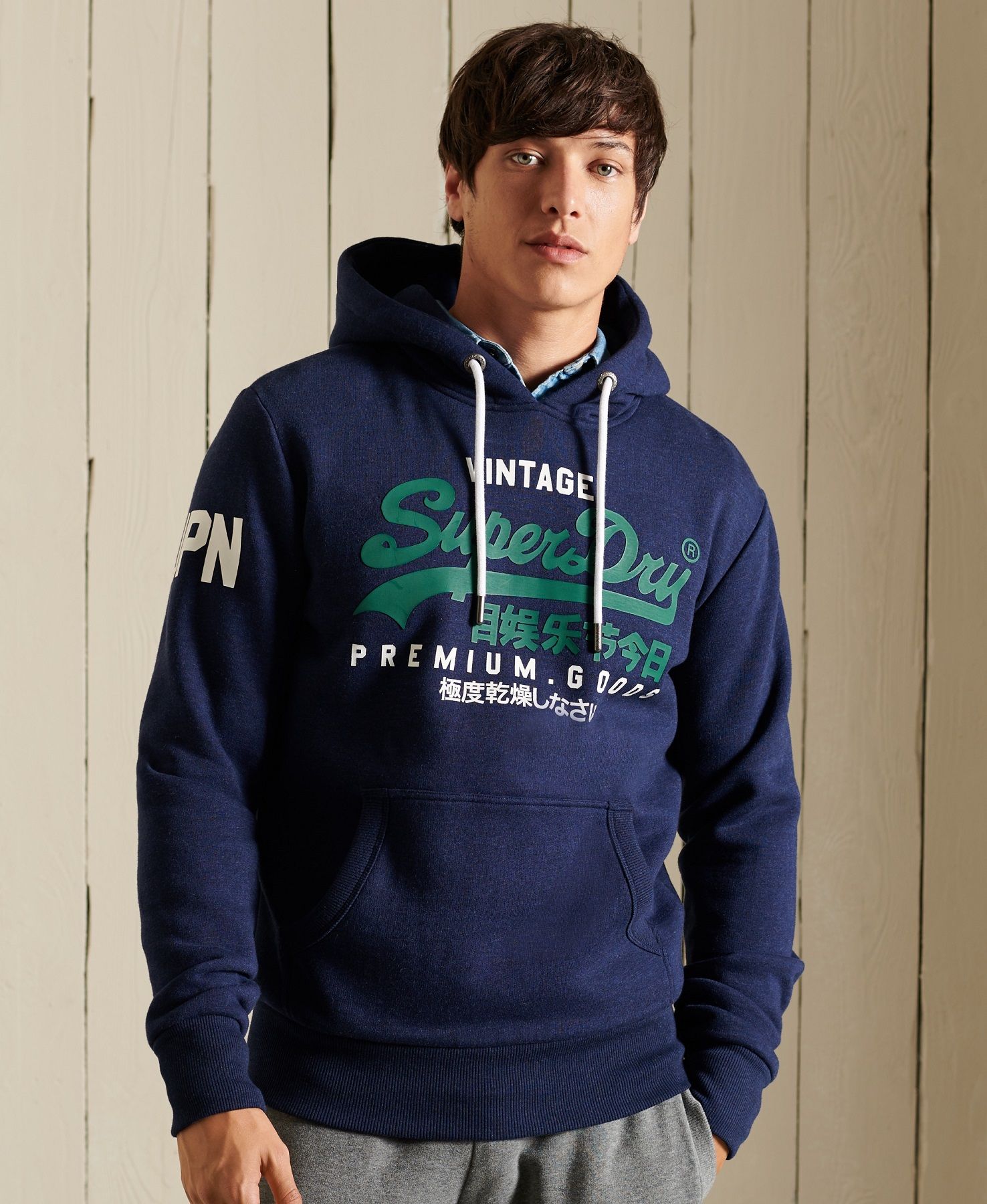 「永續」你的冒險魂！薛仕凌 搶先詮釋 SUPERDRY 秋冬「環保時尚」新品，曝：演新角色就像一種冒險！