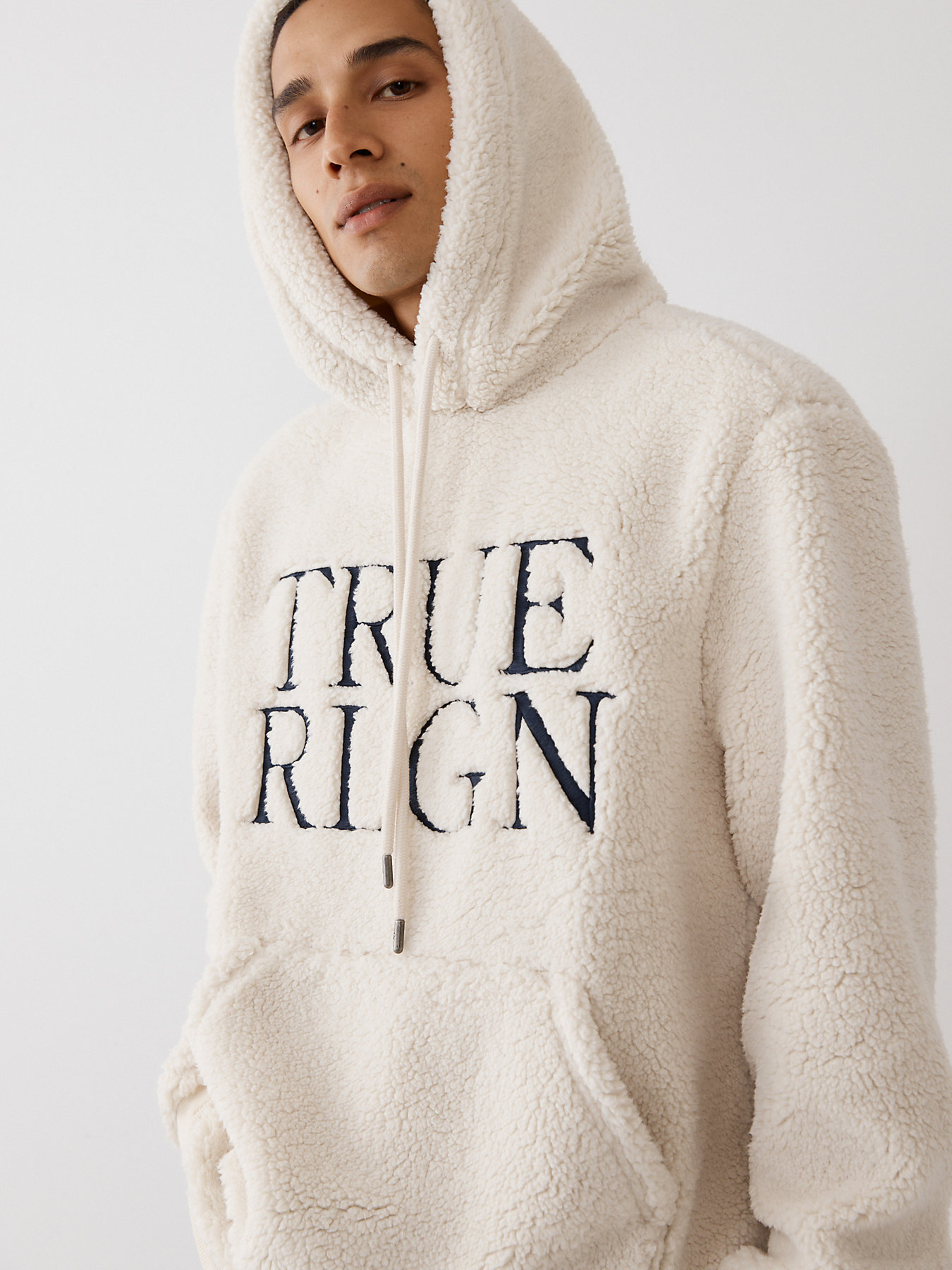 今年冬天機智的新年出遊生活，換上新衣你型我也型