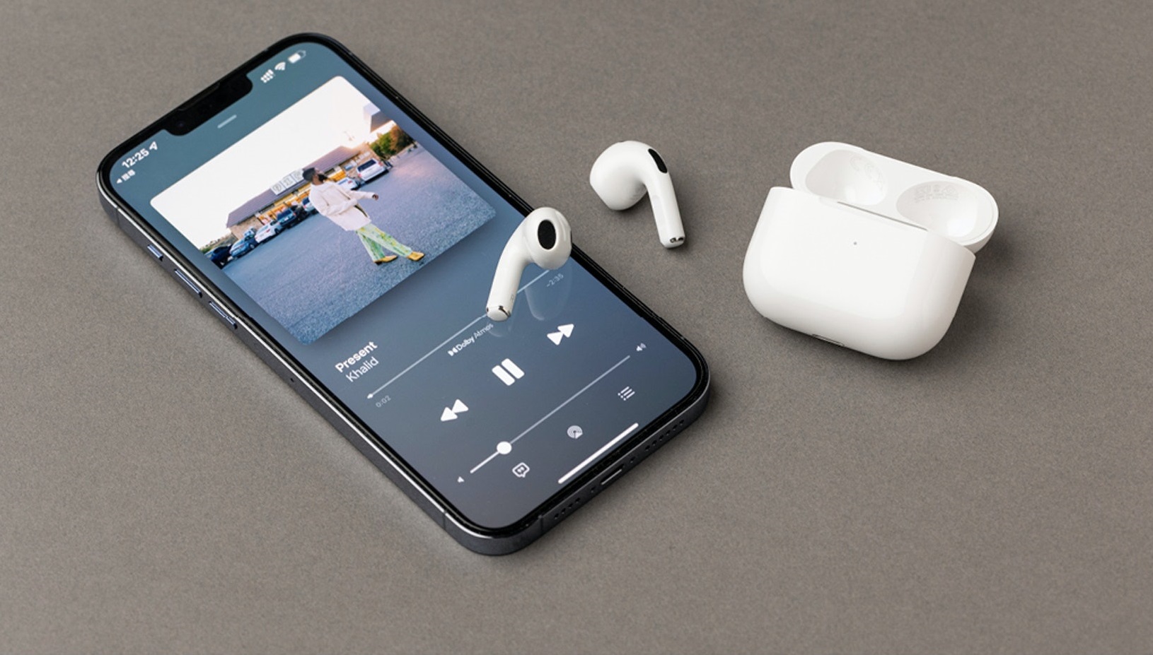 【2022 年版】真無線藍牙耳機推薦 TOP5！Apple, Jabra, Sony...人氣品牌、高中低價位任君挑選