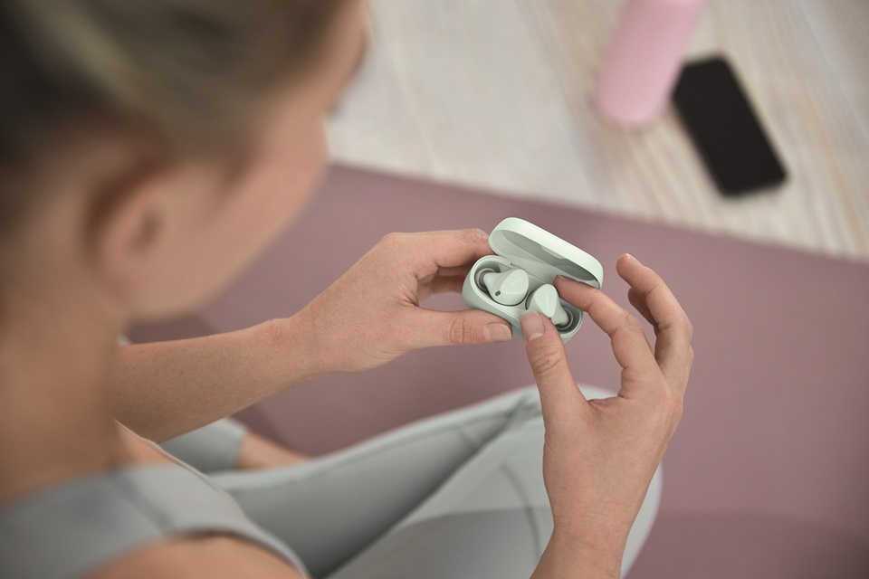 【2022 年版】真無線藍牙耳機推薦 TOP5！Apple, Jabra, Sony...人氣品牌、高中低價位任君挑選