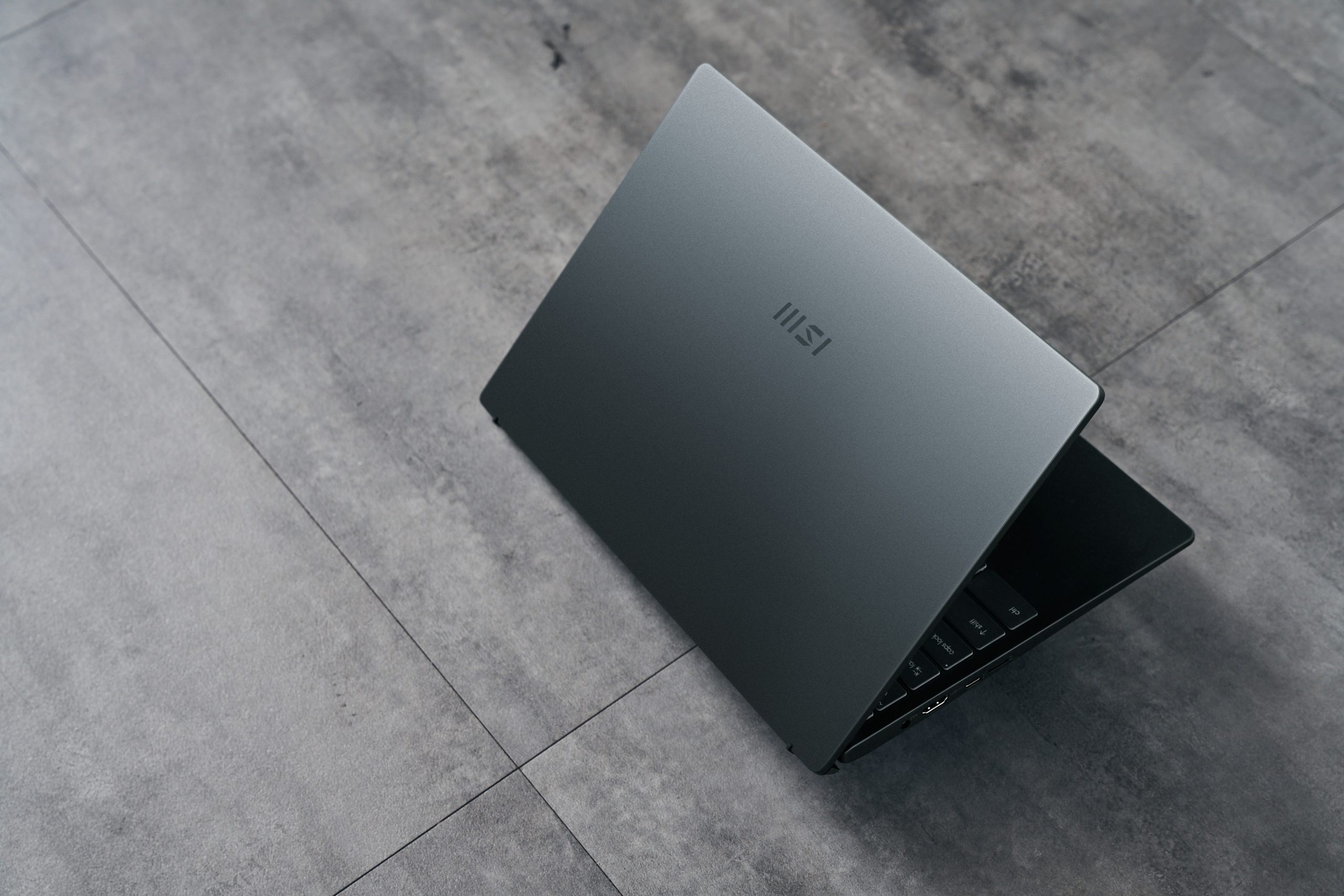 新年新「機」運，想提升事業運必先利其器！MSI商務筆電新春限時優惠中，想事半功倍就趁現在！