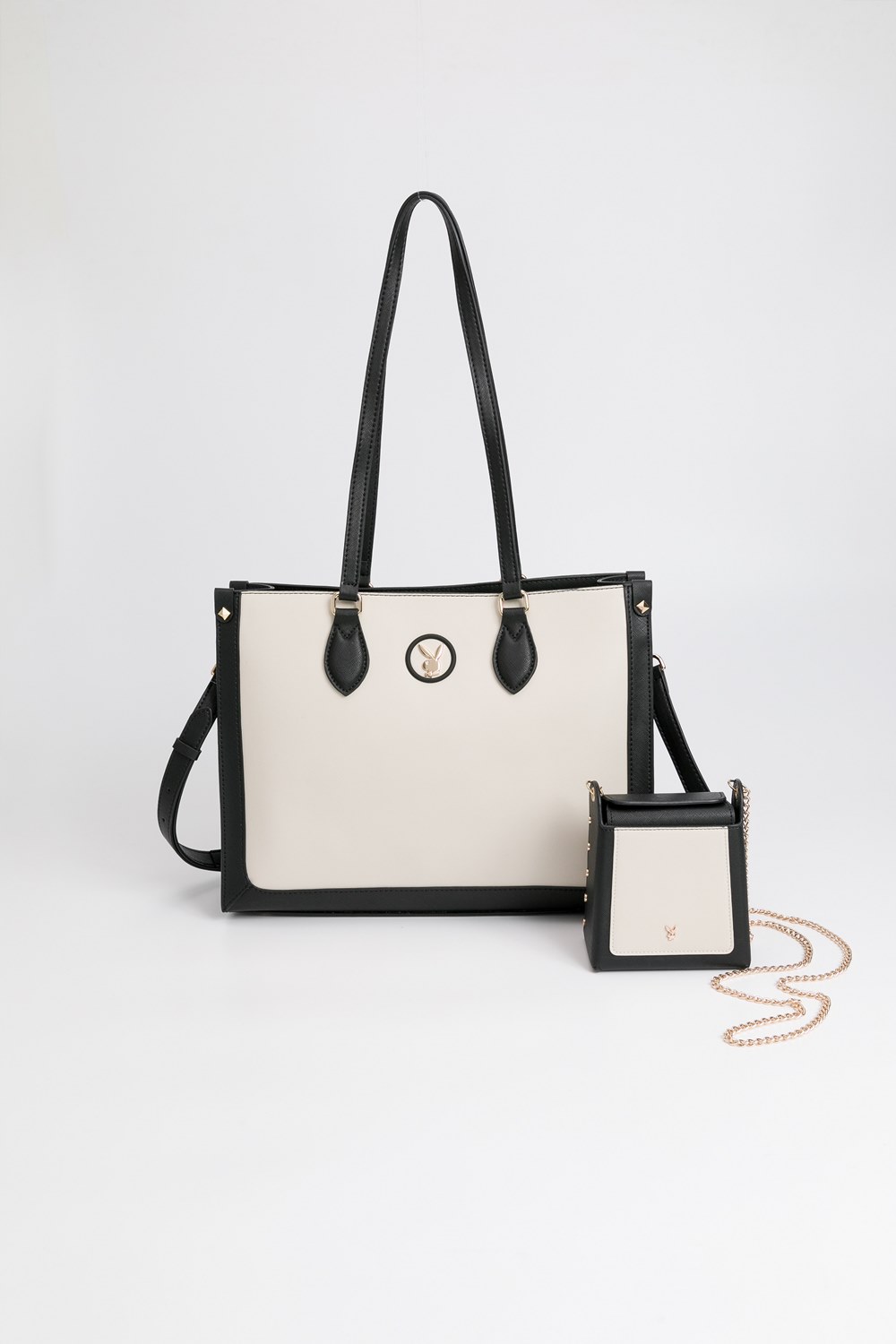 妹子衣櫃｜殘酷二選一！性感兔女郎 VS 清純可愛系女友，你選哪一個？