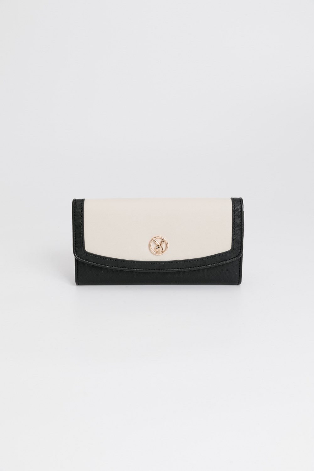 妹子衣櫃｜殘酷二選一！性感兔女郎 VS 清純可愛系女友，你選哪一個？